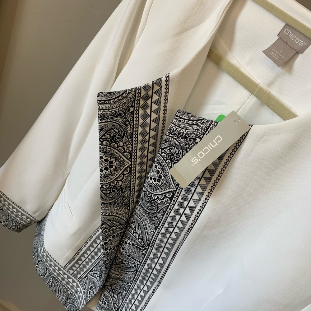 NWT CHICO’S Blazer - Picture 3 of 5